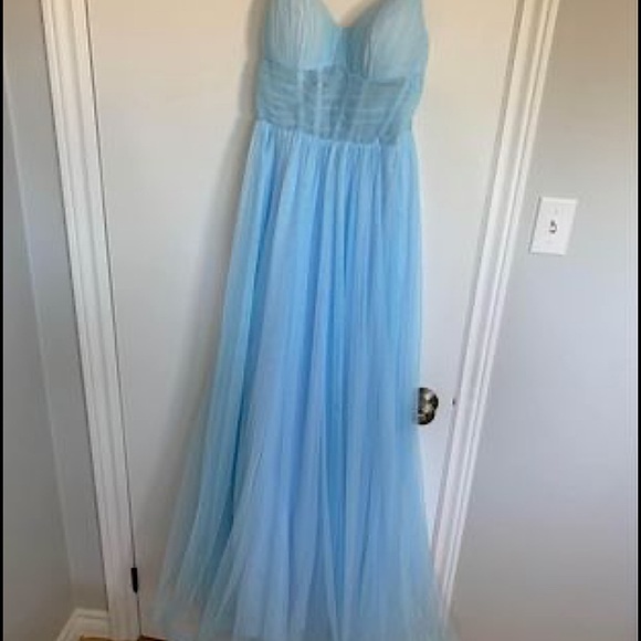 Powder blue dress - Picture 3 of 4